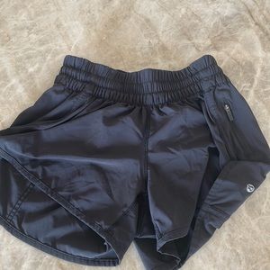Lululemon Tracker Size 6 Shorts